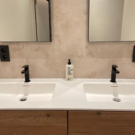 아파트 3 Luxury Design With Airconditioning, Close To St-pieters Station 헨트